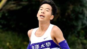男子の３位に入った中村佳樹（駒大）＝松山市堀之内